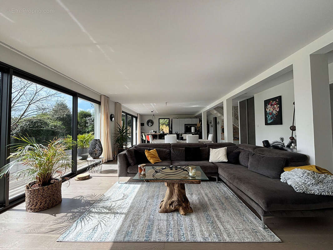 Maison à LE RELECQ-KERHUON