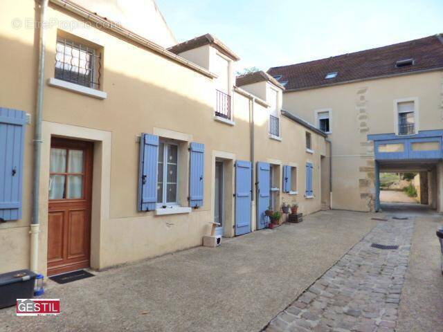 Appartement à NEUVILLE-SUR-OISE