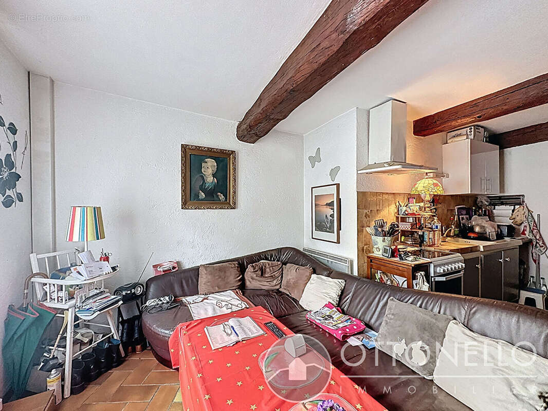 Maison à ROQUEBRUNE-SUR-ARGENS