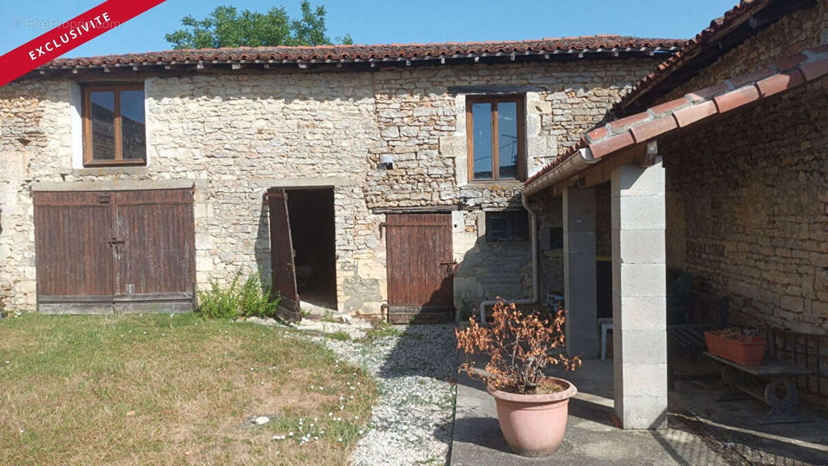 Maison à SAVIGNE