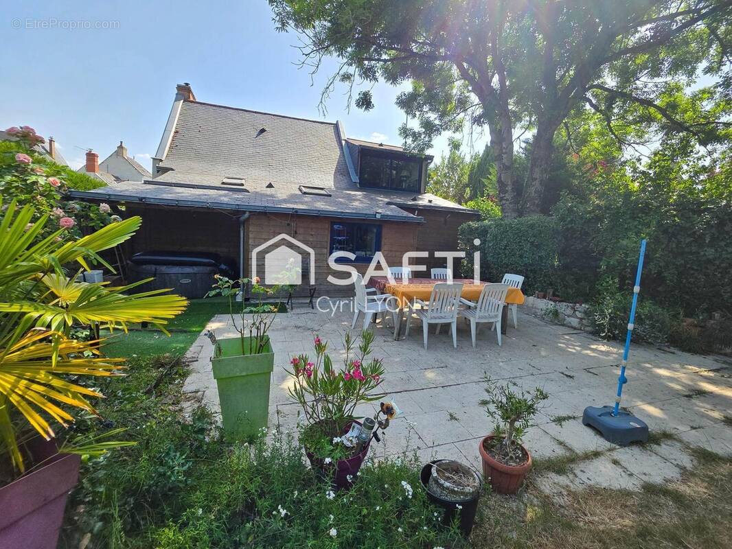 Photo 1 - Maison à SAINT-CLEMENT-DES-LEVEES