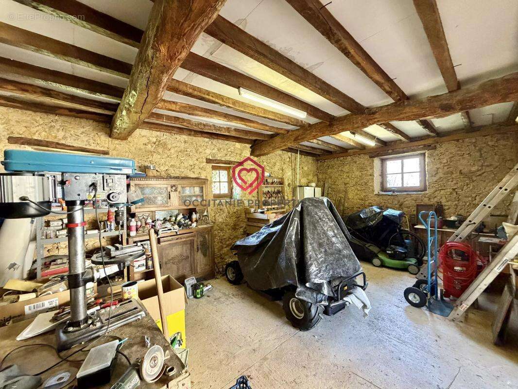 Propriétés de 2 maisons et dépendance - photo 16