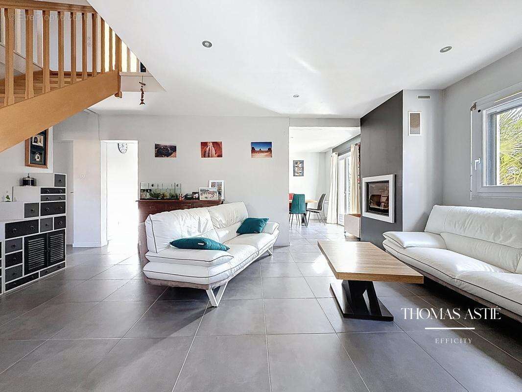 Maison à COURCHAMPS