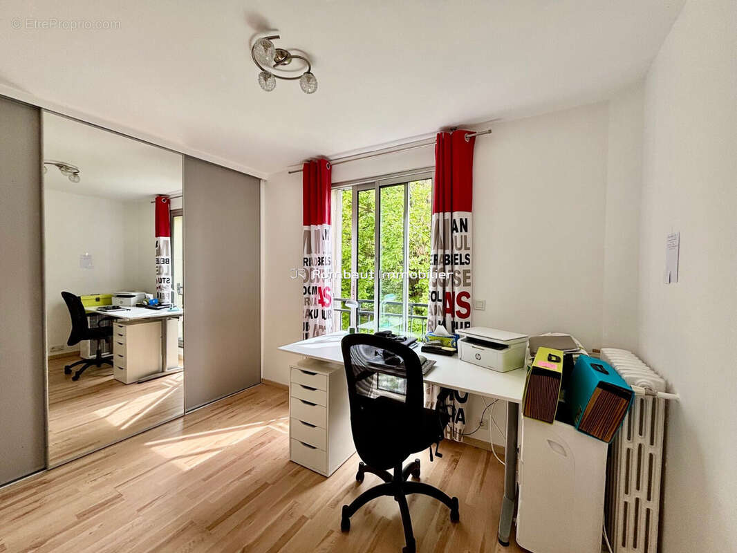Appartement à LA CELLE-SAINT-CLOUD