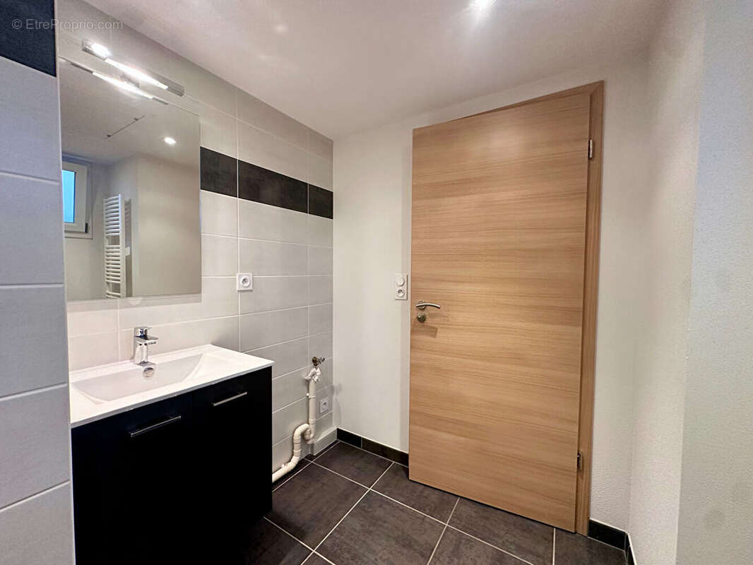 Appartement à SERRE-LES-SAPINS