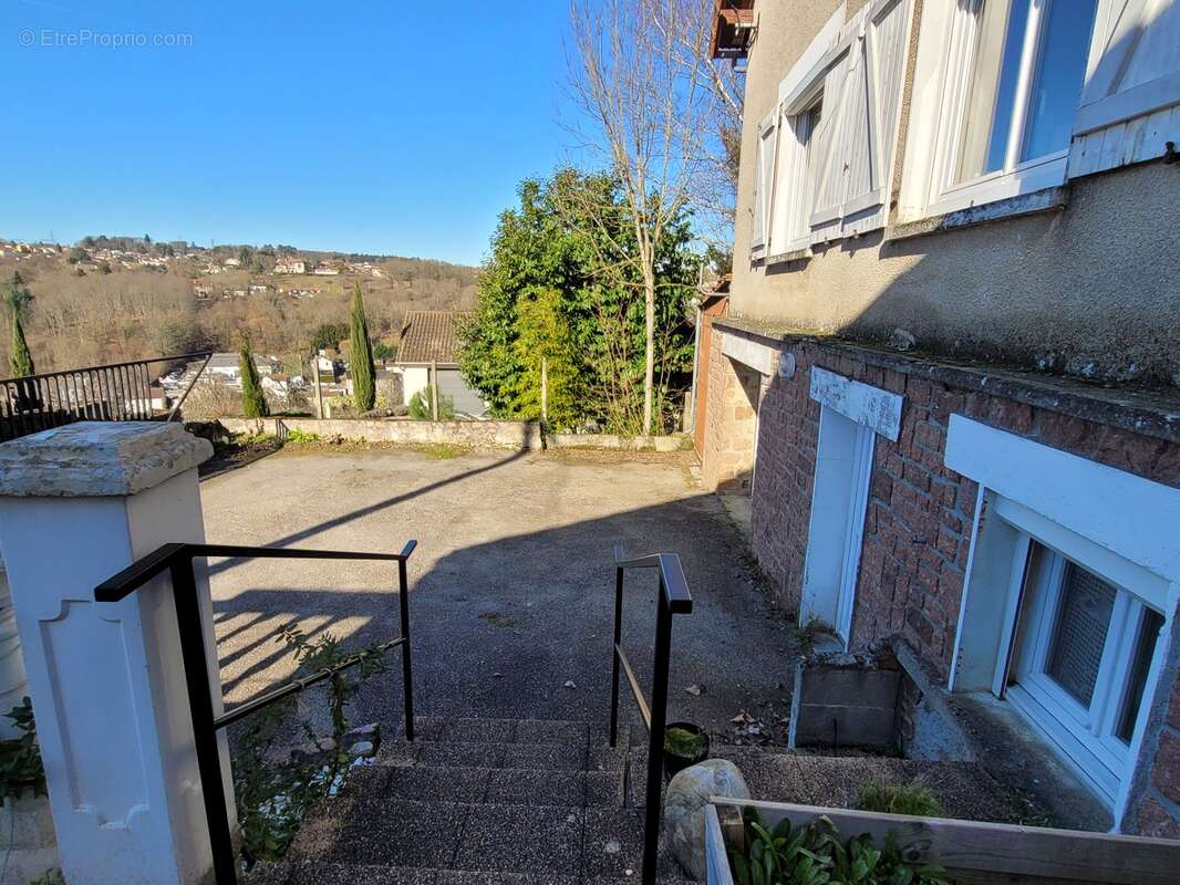 Maison à CONDAT-SUR-VIENNE