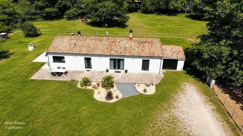 Maison à LE PIZOU