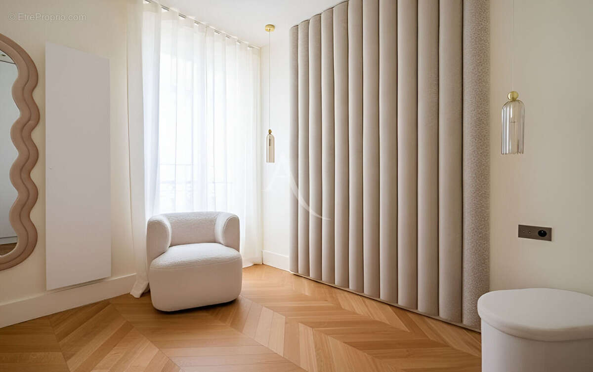 Appartement à PARIS-7E