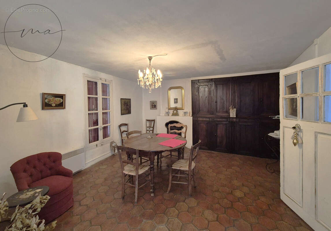 Maison à CABREROLLES