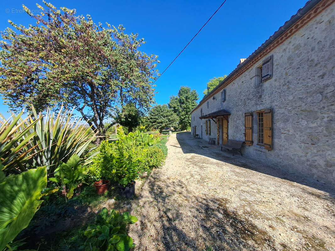 Maison à GALAPIAN