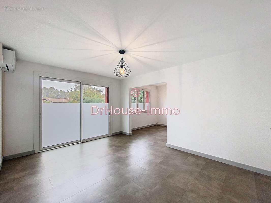 Maison à AMBARES-ET-LAGRAVE