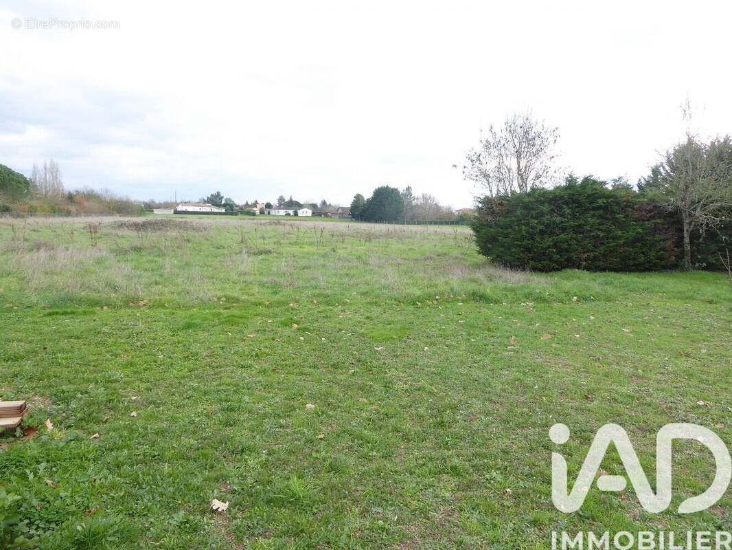 Photo 1 - Terrain à VILLEMADE