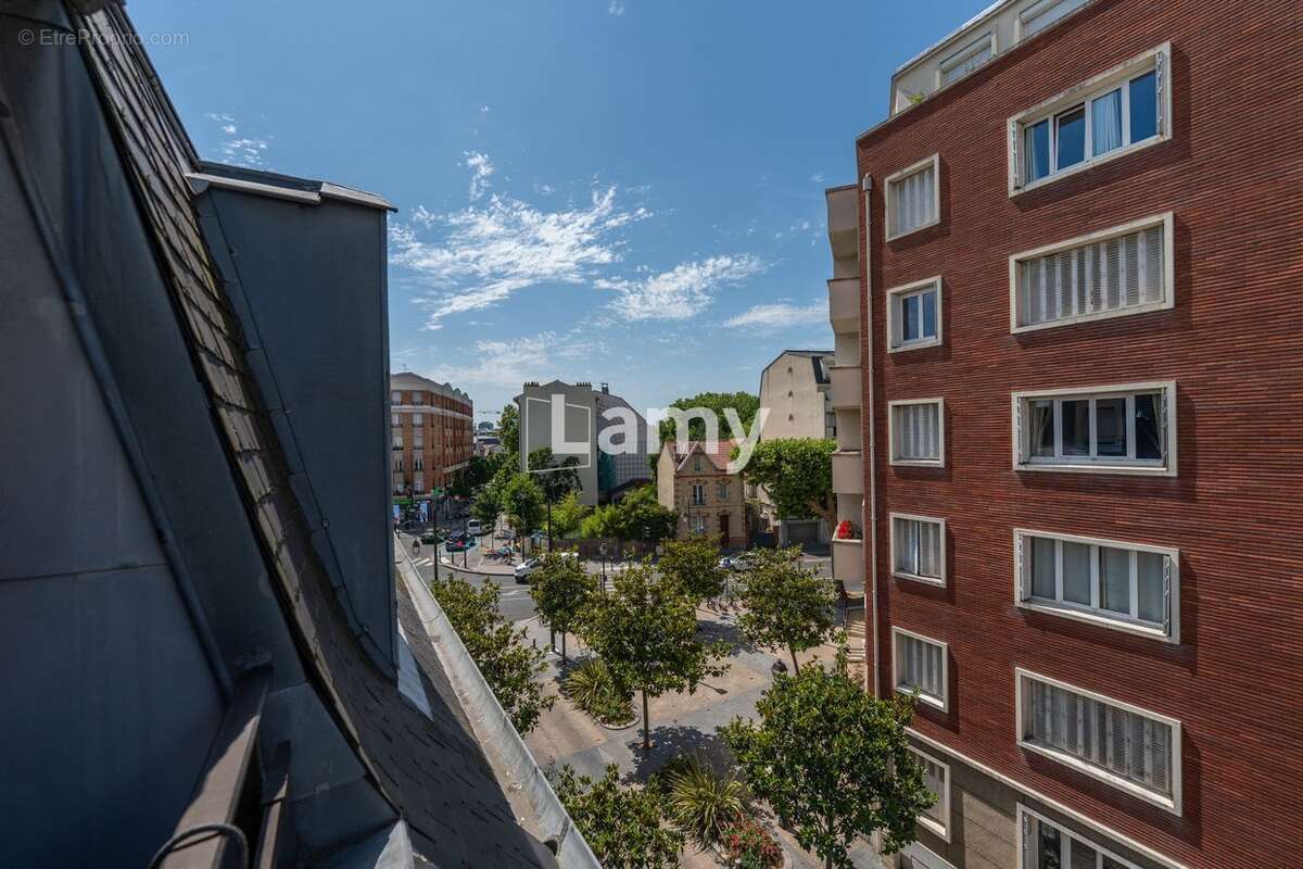Appartement à LA GARENNE-COLOMBES