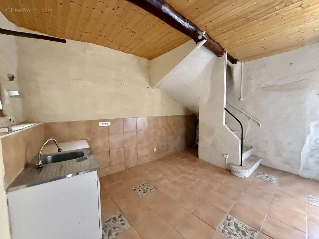 Maison de village à rénover avec jardin constructible - photo 8