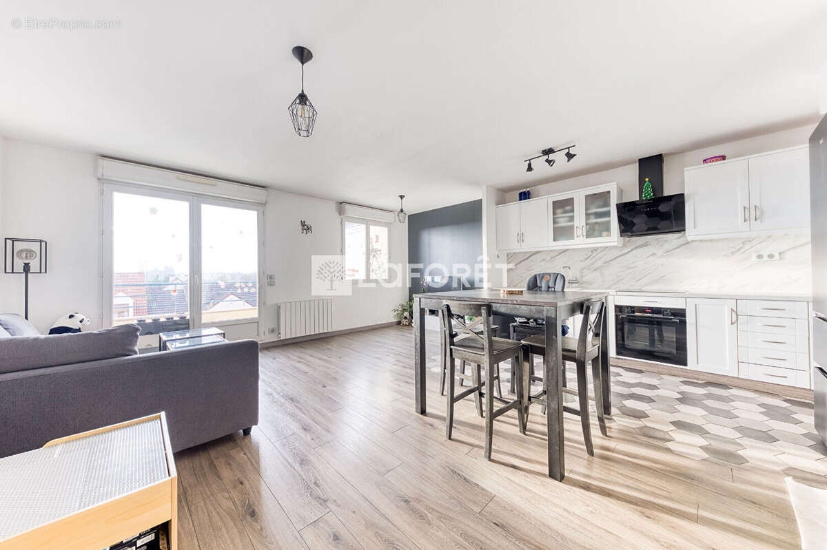 Appartement à PONTAULT-COMBAULT