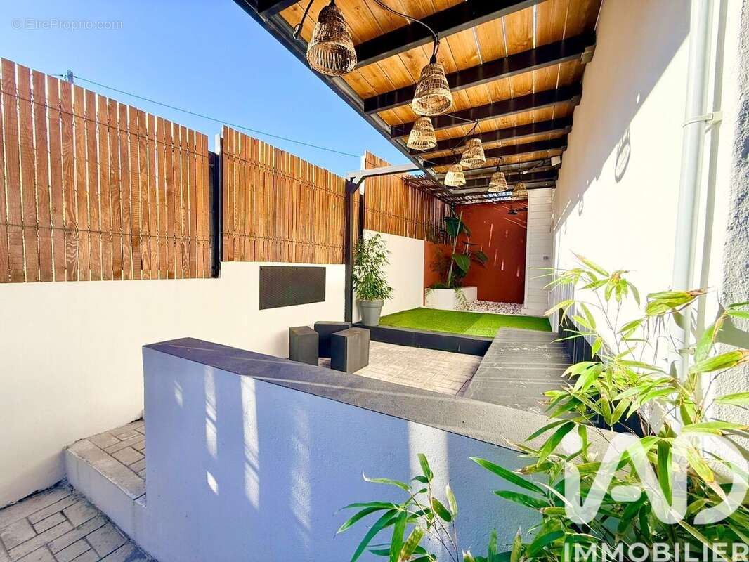 Maison 140 m² à Le Port  - photo 6