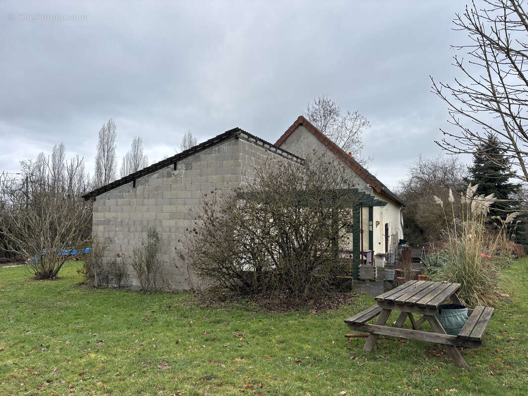 Maison à LURCY-LEVIS