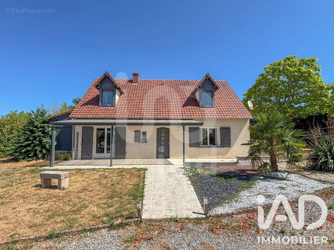 Photo 1 - Maison à ESTIVAREILLES
