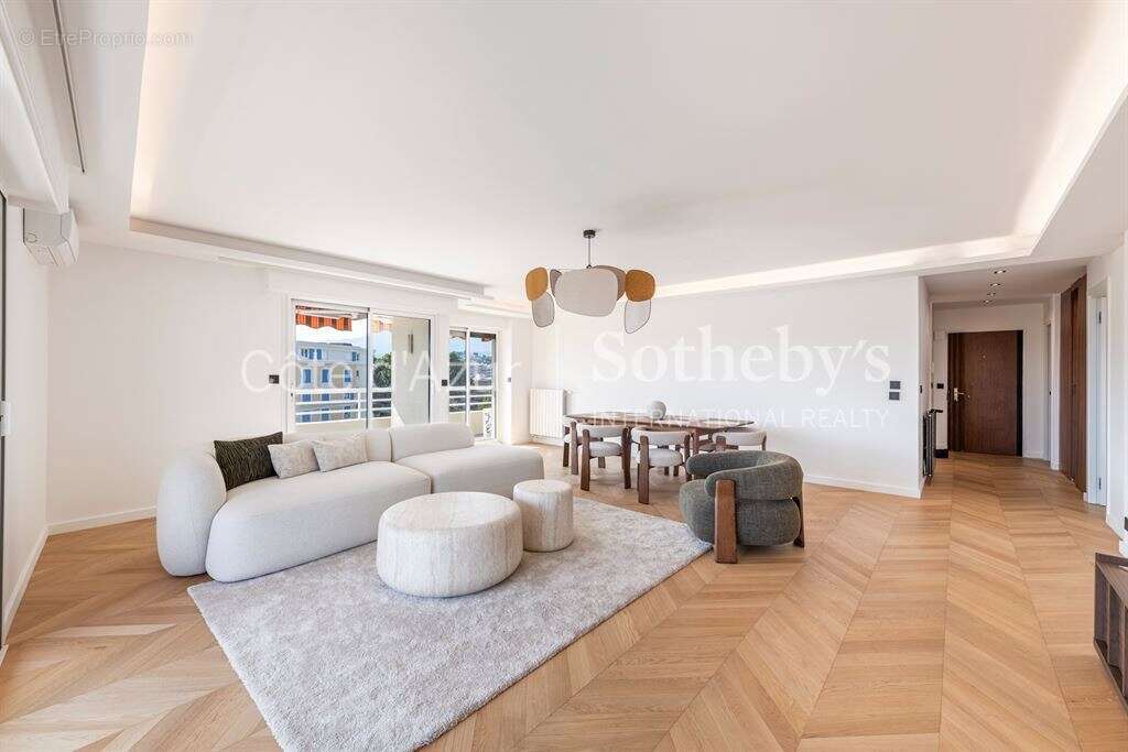 Appartement d'exception en dernier étage avec toit-terrasse et vue mer panoramique - photo 4