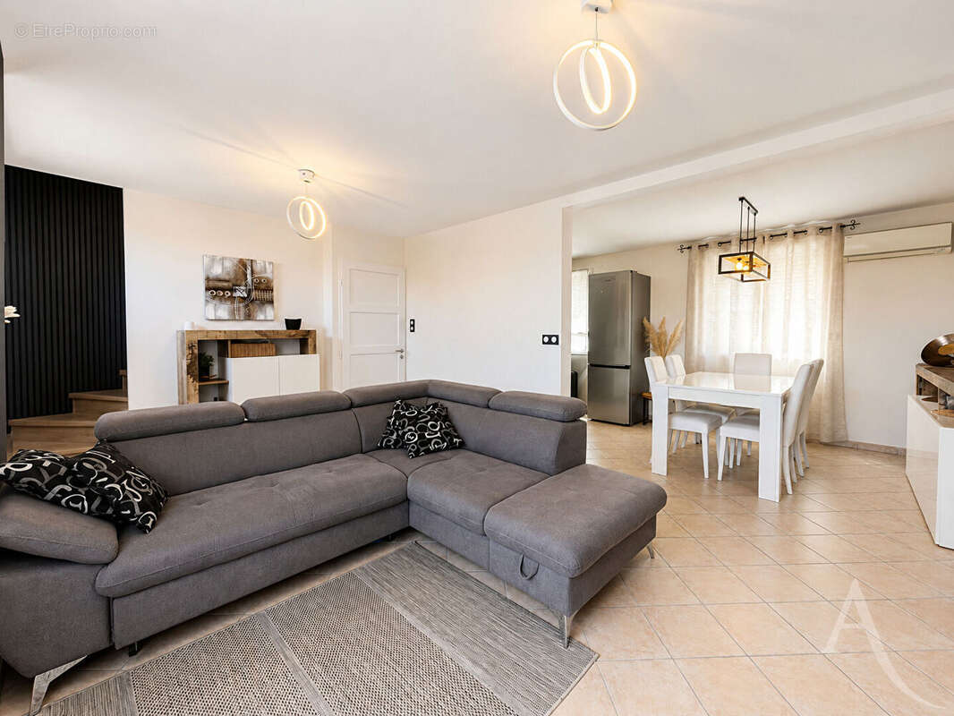 Maison à SAINT-CYPRIEN