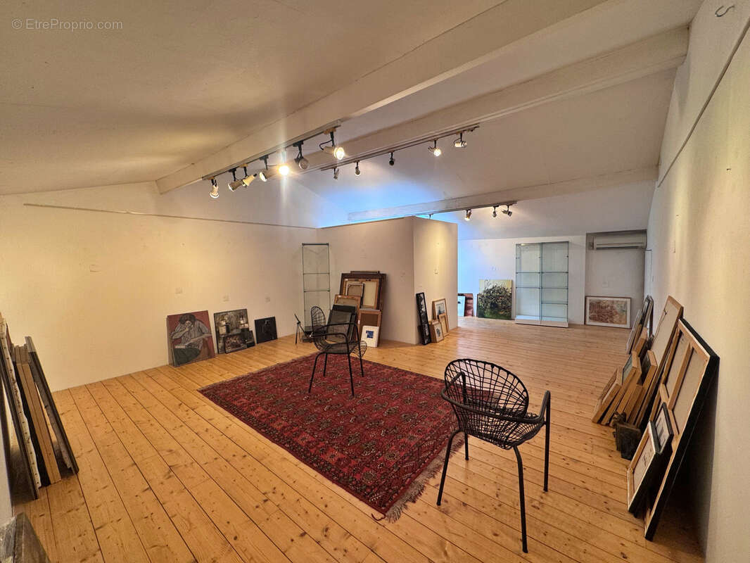 Commerce à DIEULEFIT