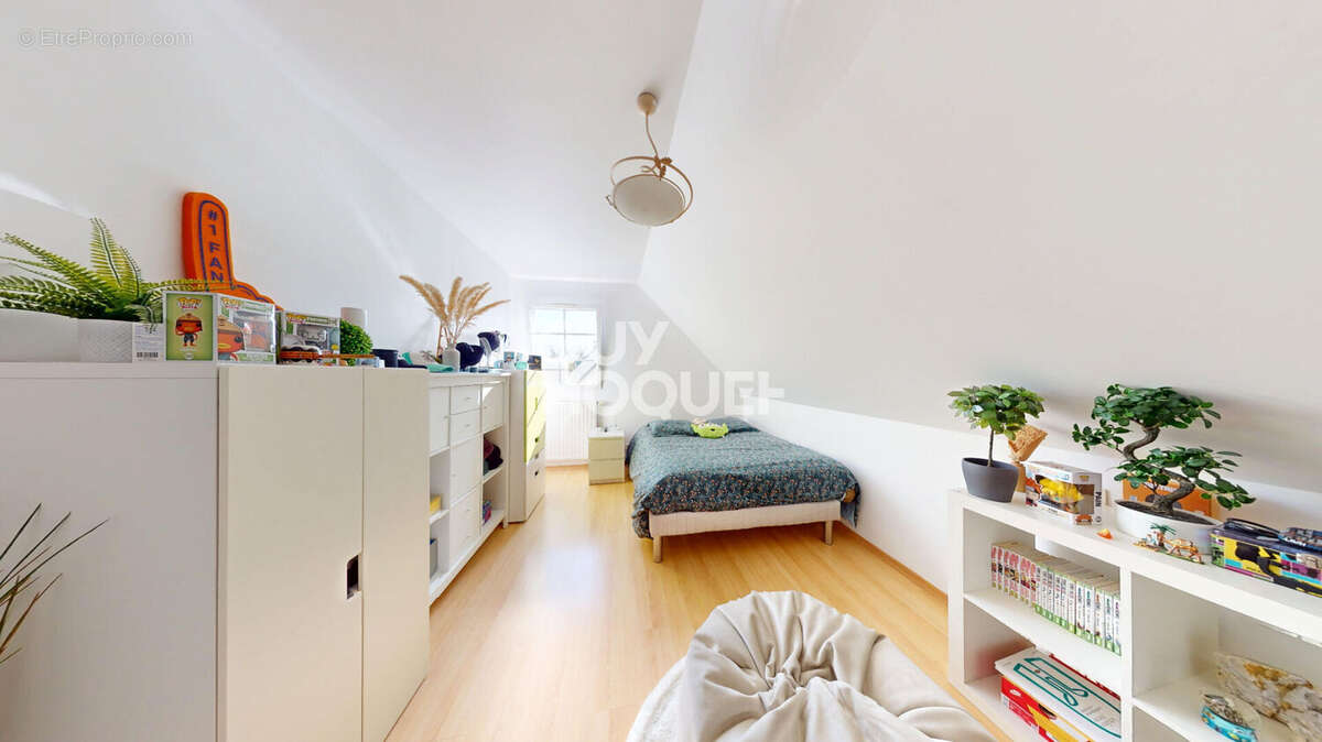 Maison à SAINT-CYR-SUR-LOIRE