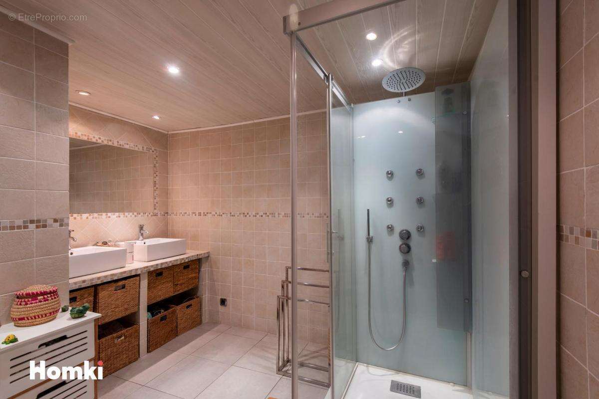 Maison à SAINT-VICTORET