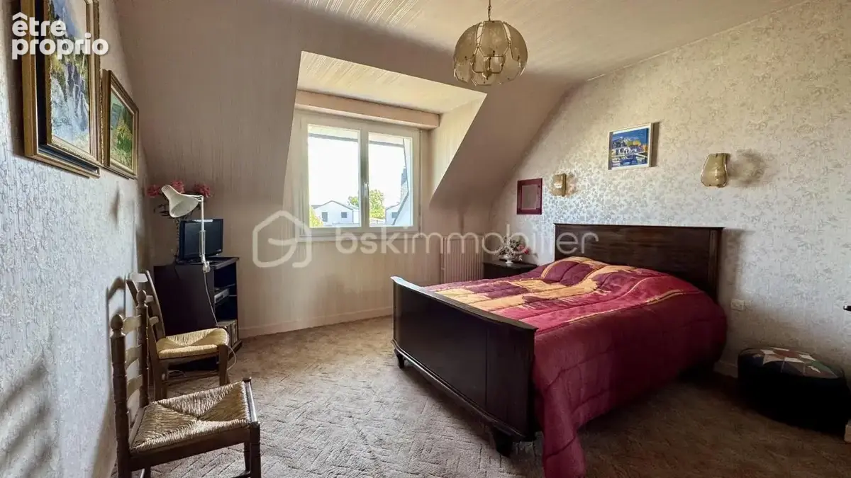Maison traditionnelle - 5 pièces - 3 chambres + 1 bureau - sous-sol complet - jardin clos et arboré - photo 19