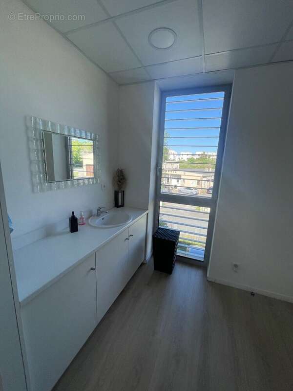 Commerce à PRADES-LE-LEZ