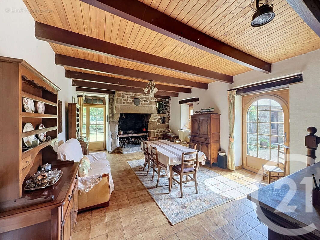 Maison 134 m² à Le Vieux-Marche  - photo 8