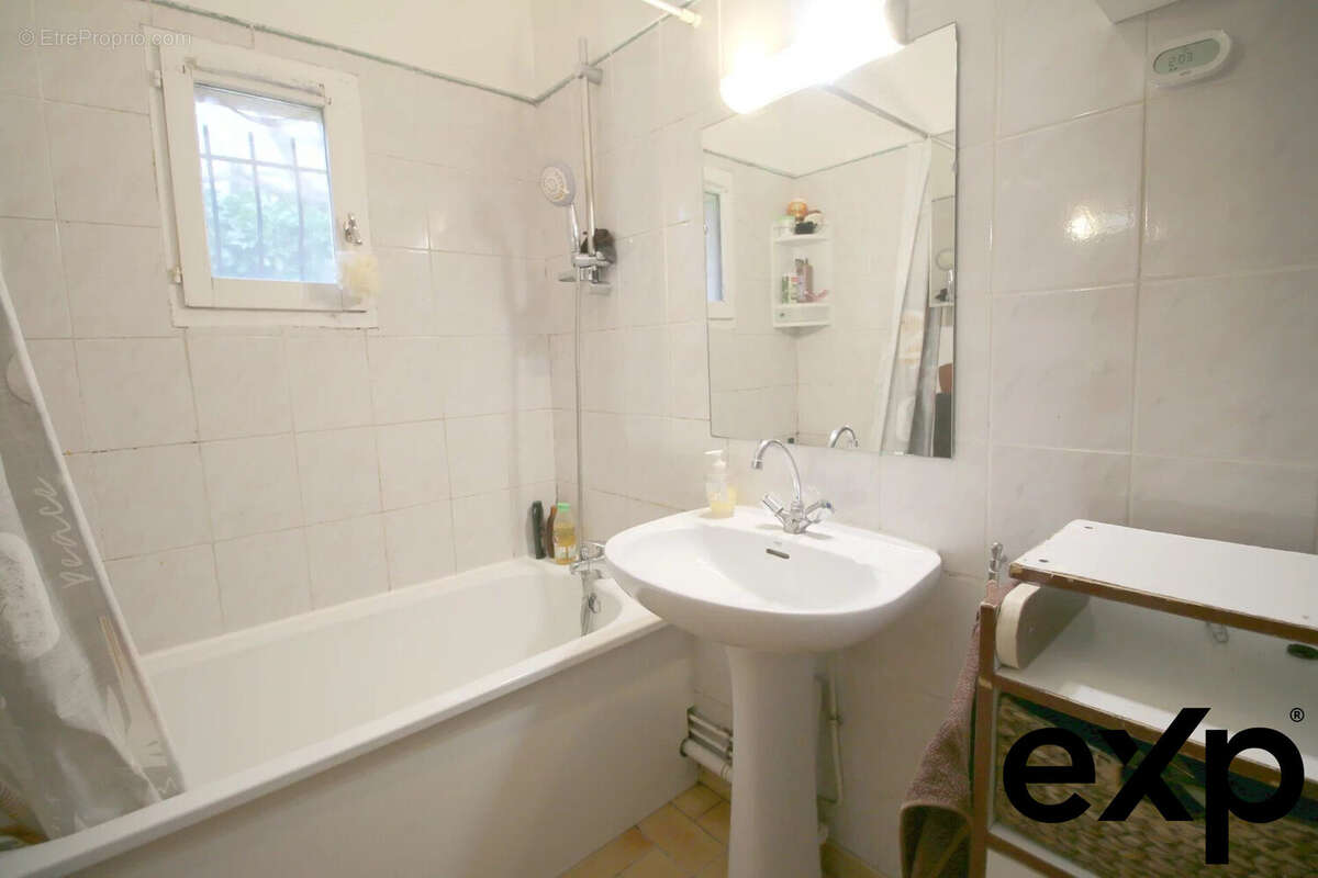 Maison à TOURRETTES