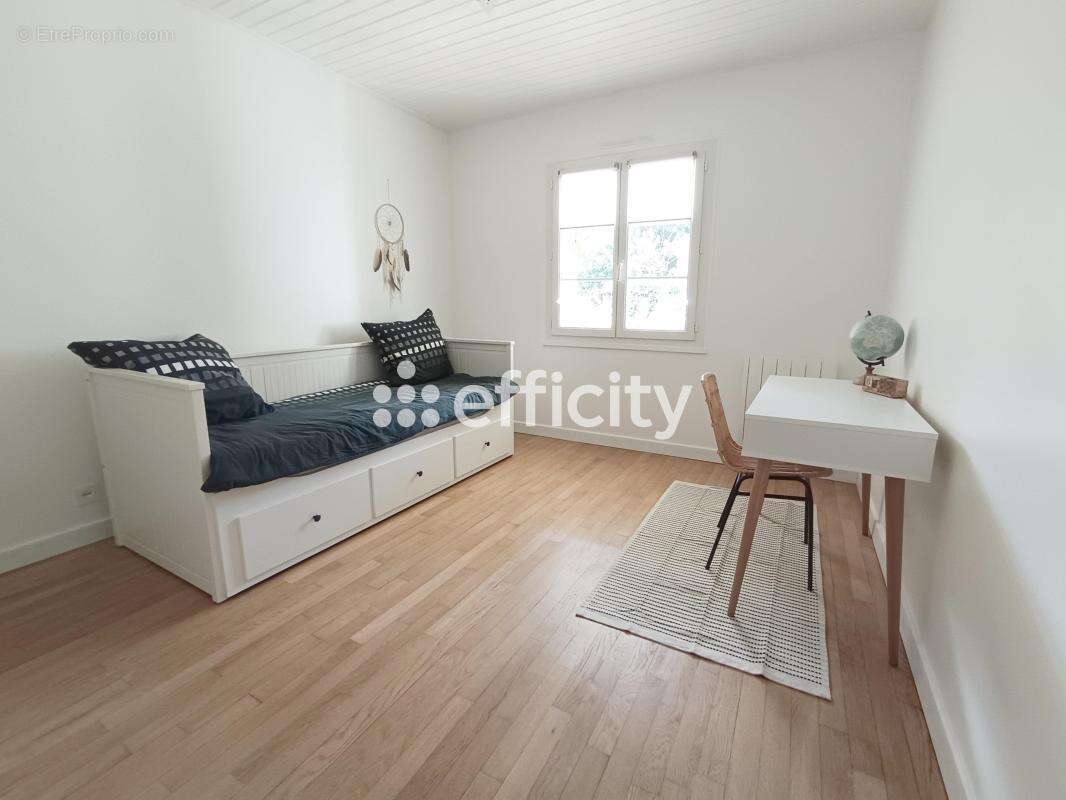 Maison à SAINT-HILAIRE-LA-FORET