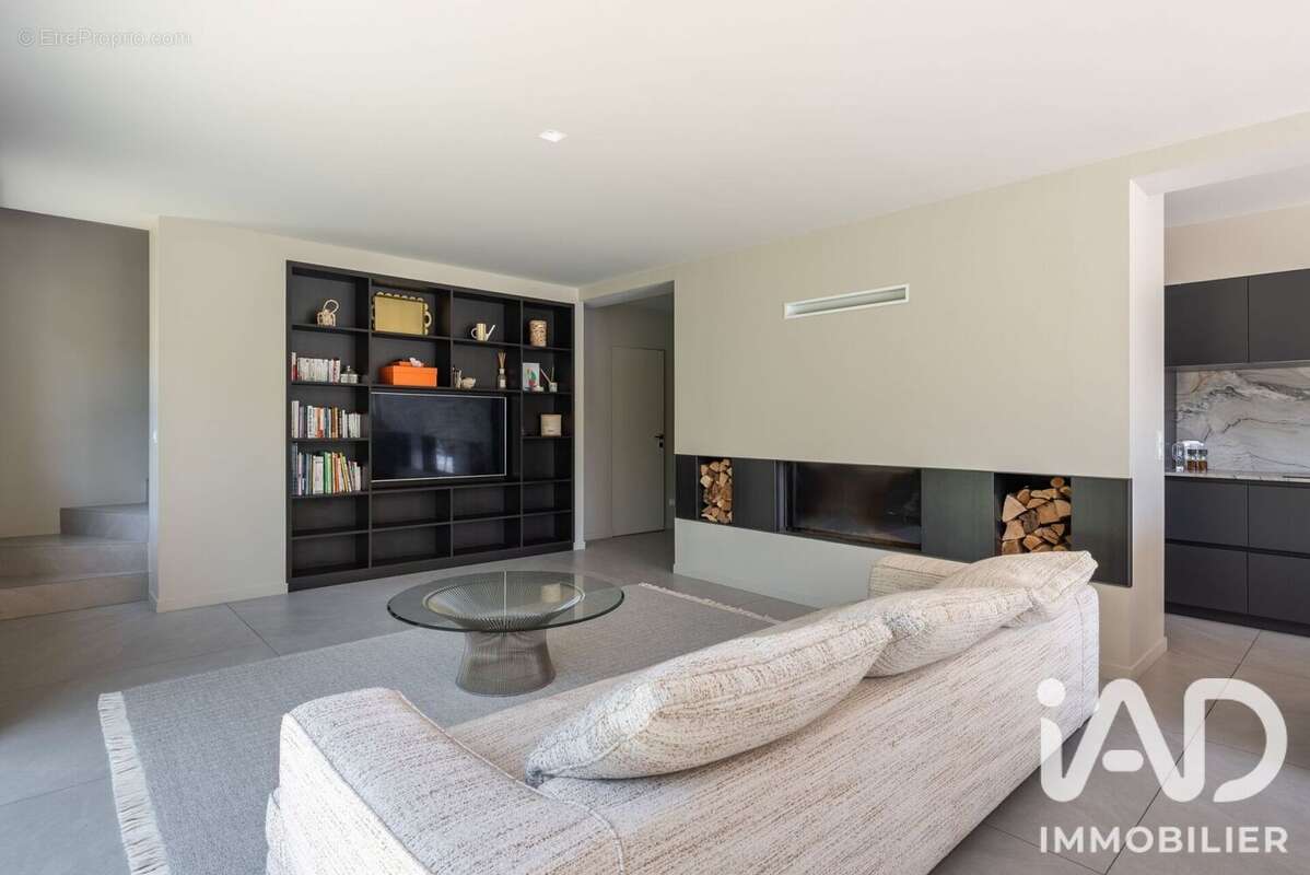 Maison 138 m² à Saint-Martin-Le-Vinoux  - photo 3