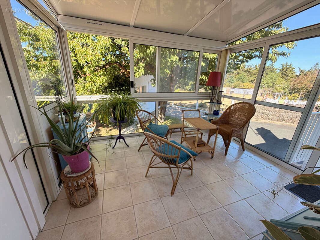 Maison La Bruffiere - photo 2