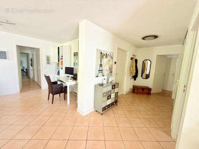 Ferney voltaire, t4 132m2 hab. + 122m2 terrasse + garage + cave + pk - photo 9