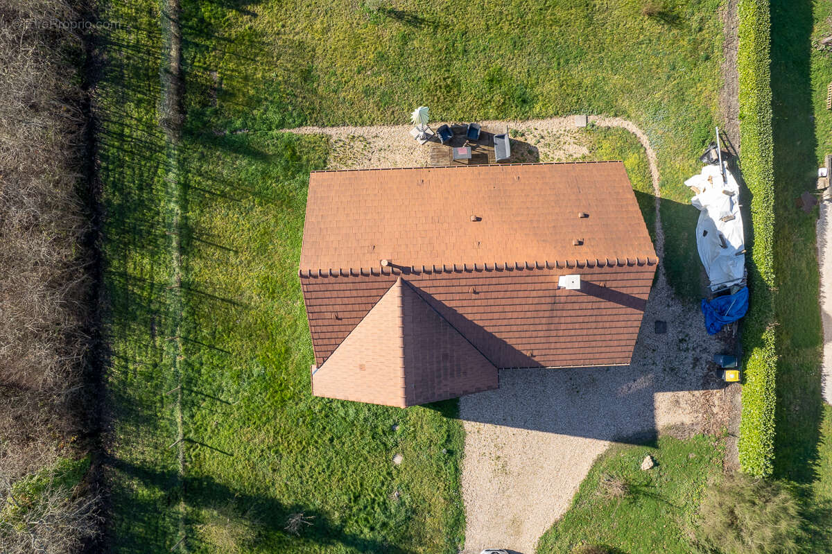 Maison à MERY-SUR-CHER