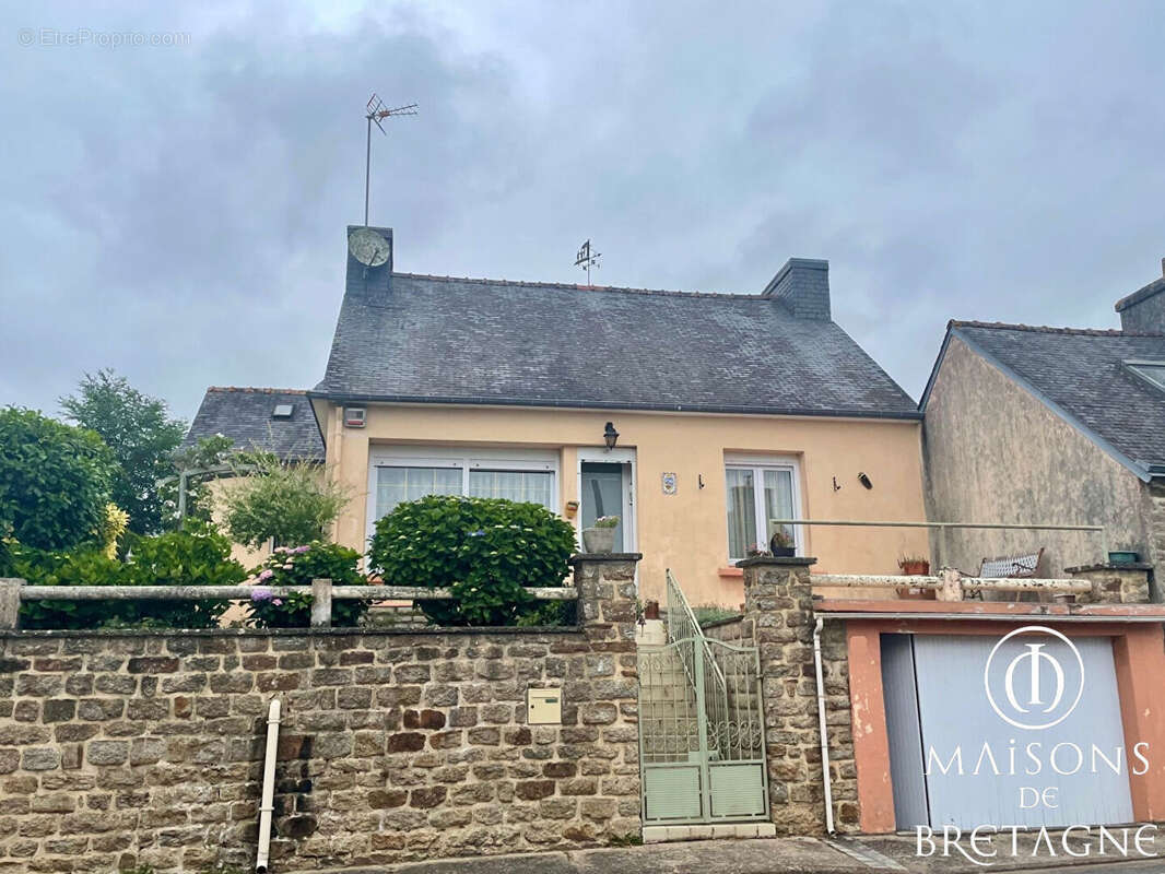 Maison à SAINT-THURIEN