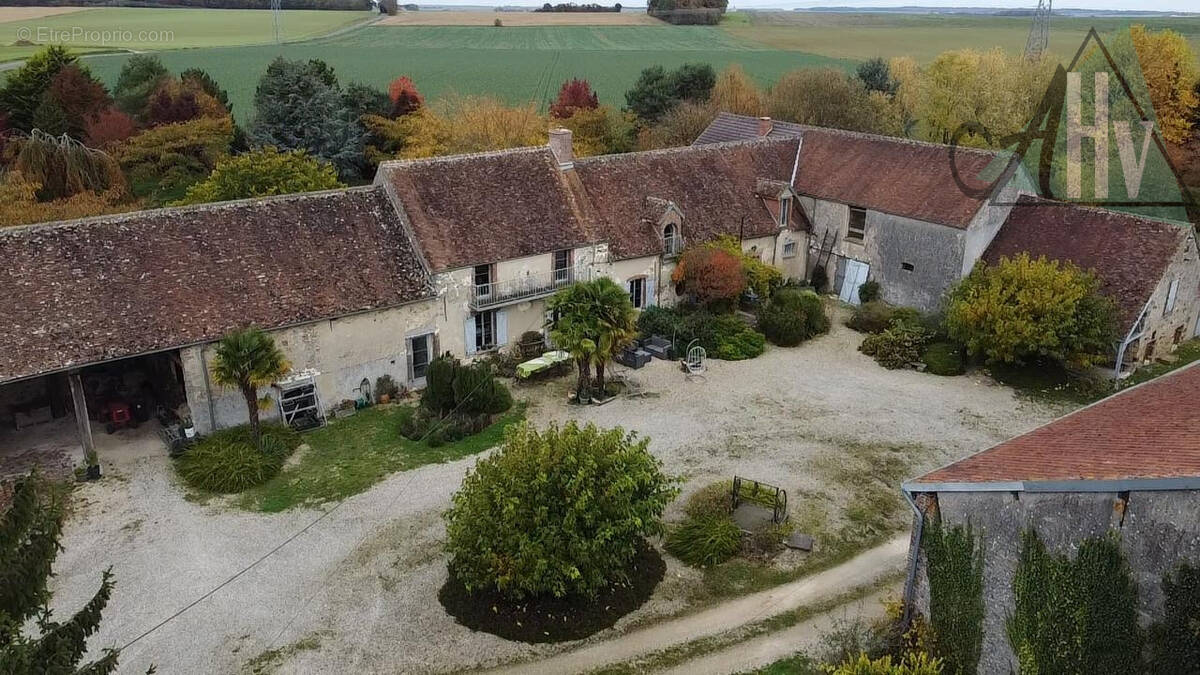 Maison à CHALAUTRE-LA-GRANDE