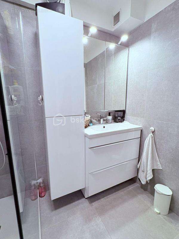Grand 3/4 pièces traversant de 67 m² – parking privé – Pasteur, Nice - photo 13