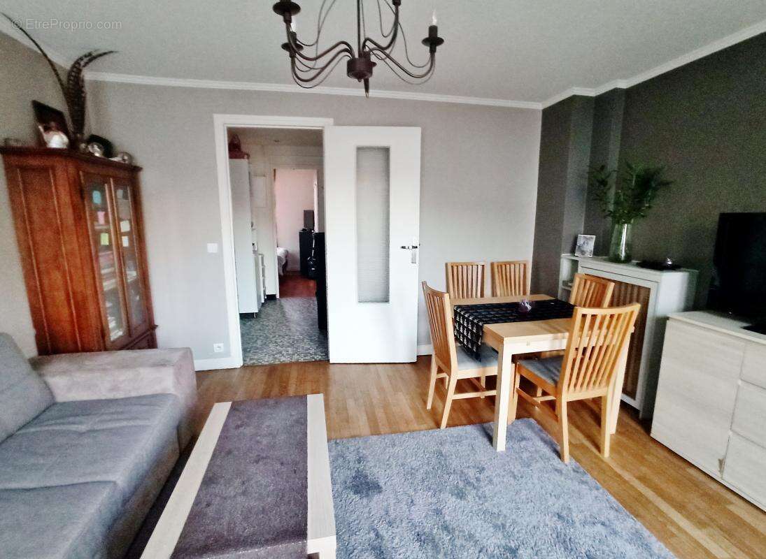 Appartement à ROMAINVILLE