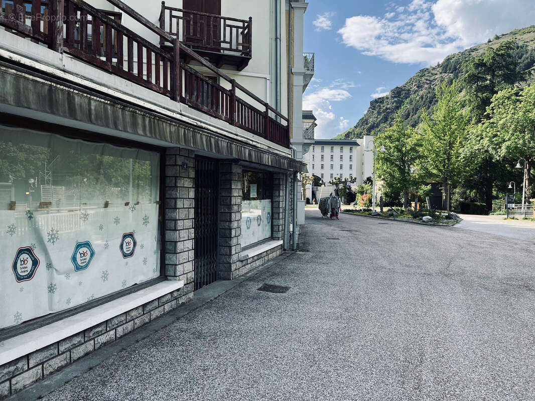 Commerce à BRIDES-LES-BAINS