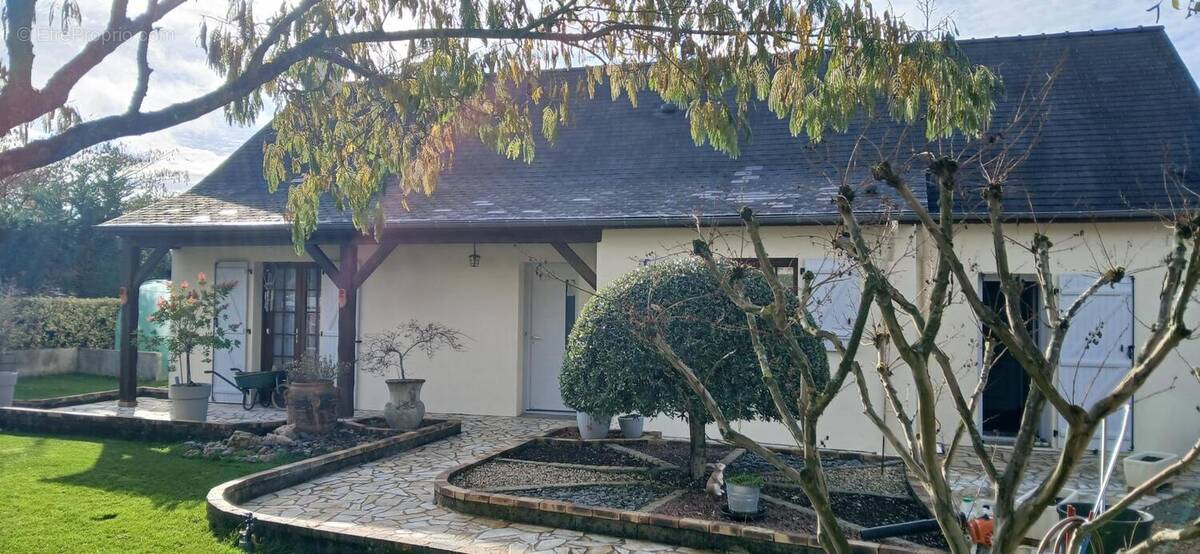 Photo 1 - Maison à LA BREILLE-LES-PINS