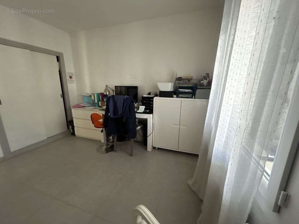 PLAN DE CUQUES - t5 - dépendance - piscine - garage - place - - Maison à PLAN-DE-CUQUES