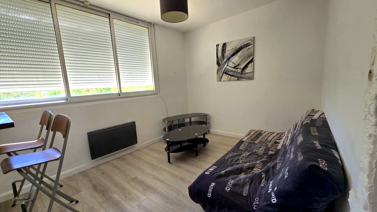 Appartement à SOLLIES-PONT