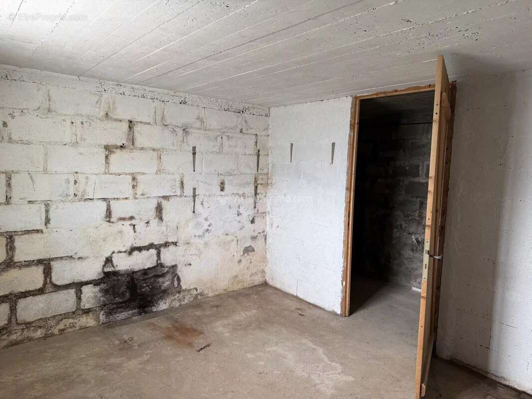 Maison à CHAHAIGNES