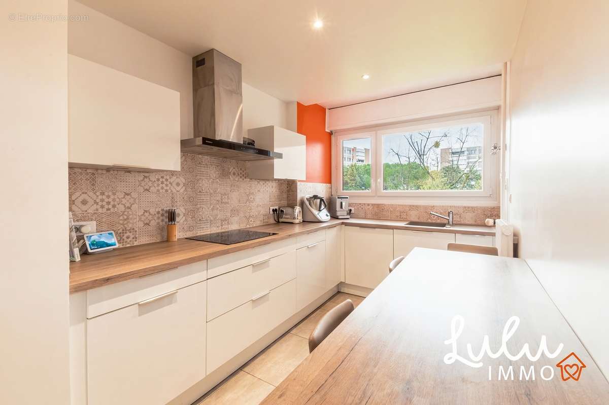 T5 135m2 avec balcons et place de stationnement – ECULLY - photo 6