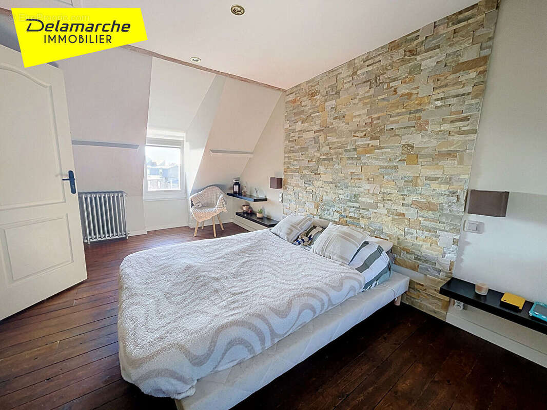 Appartement à DONVILLE-LES-BAINS