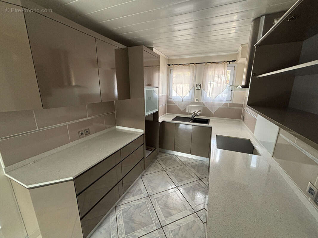 Maison à CHATEAU-ARNOUX-SAINT-AUBAN