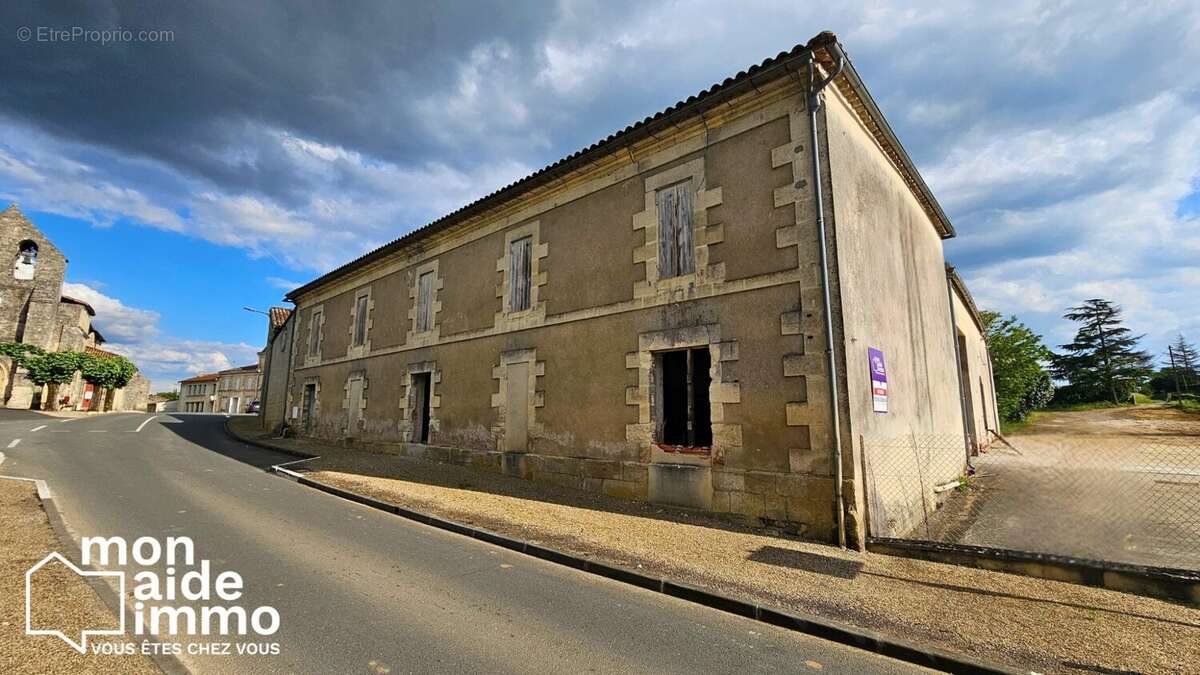 Appartement à SAINT-QUENTIN-DE-BARON