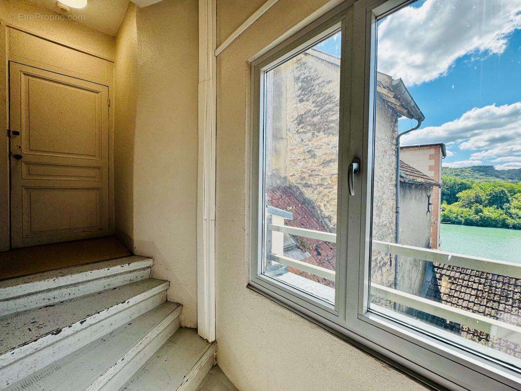 Appartement à SAULT-BRENAZ